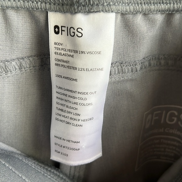 Figs Kade Cargo Scrub Pants - Picture 6 of 8